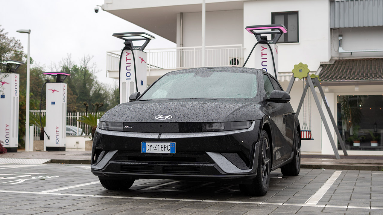 Con 800 volt addio ansia da ricarica: la prova con Hyundai Ioniq 5 e Ioniq 6