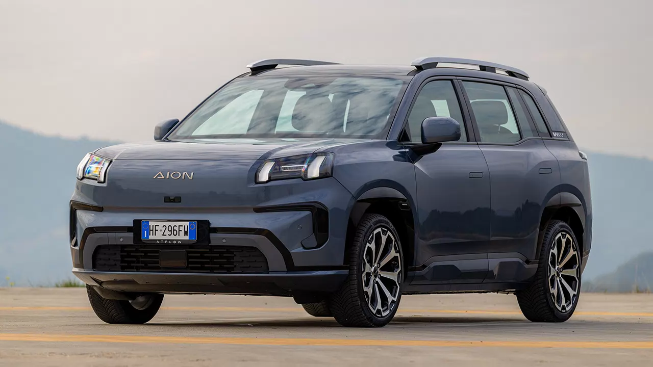 Prima guida con GAC Aion V: interni premium e ottima batteria per un prezzo super