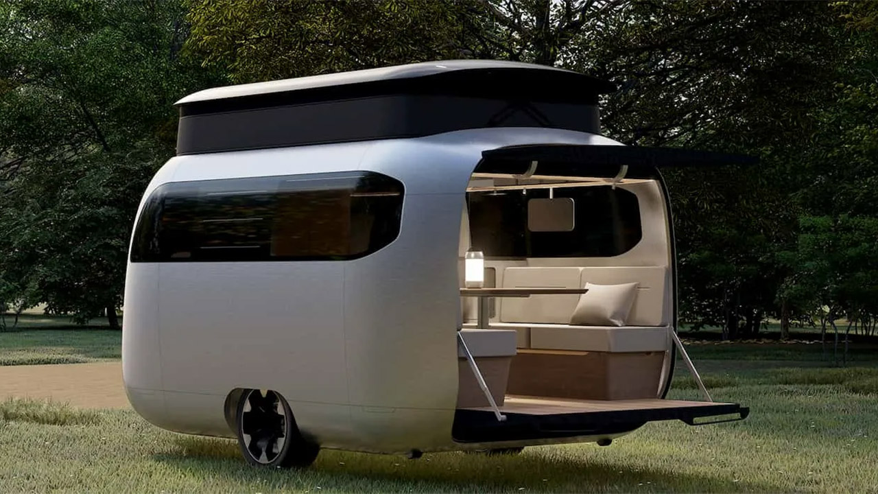 Airstream e Porsche svelano una stupenda roulotte ottimizzata per i veicoli elettrici