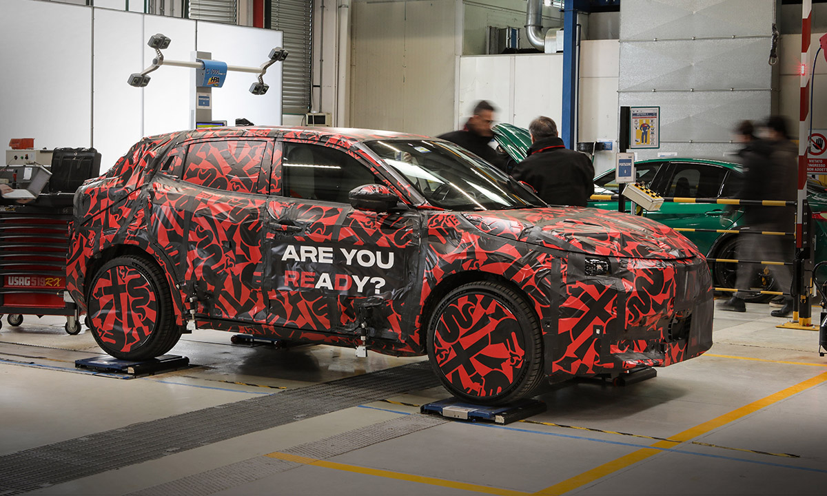 Alfa Romeo Milano, ecco le prime foto da Balocco. Lancio il 10 aprile, si lavora sull'handling