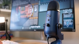 Blue Yeti a 84 su Amazon: microfono USB professionale con Blue VO!CE per streaming e podcast