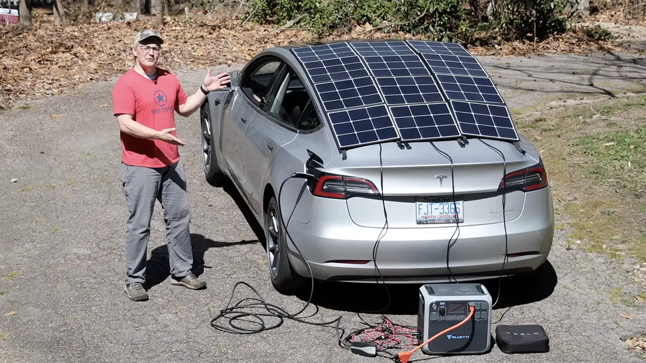 Tesla fotovoltaica, funziona davvero? Un utente ha percorso... 11 km