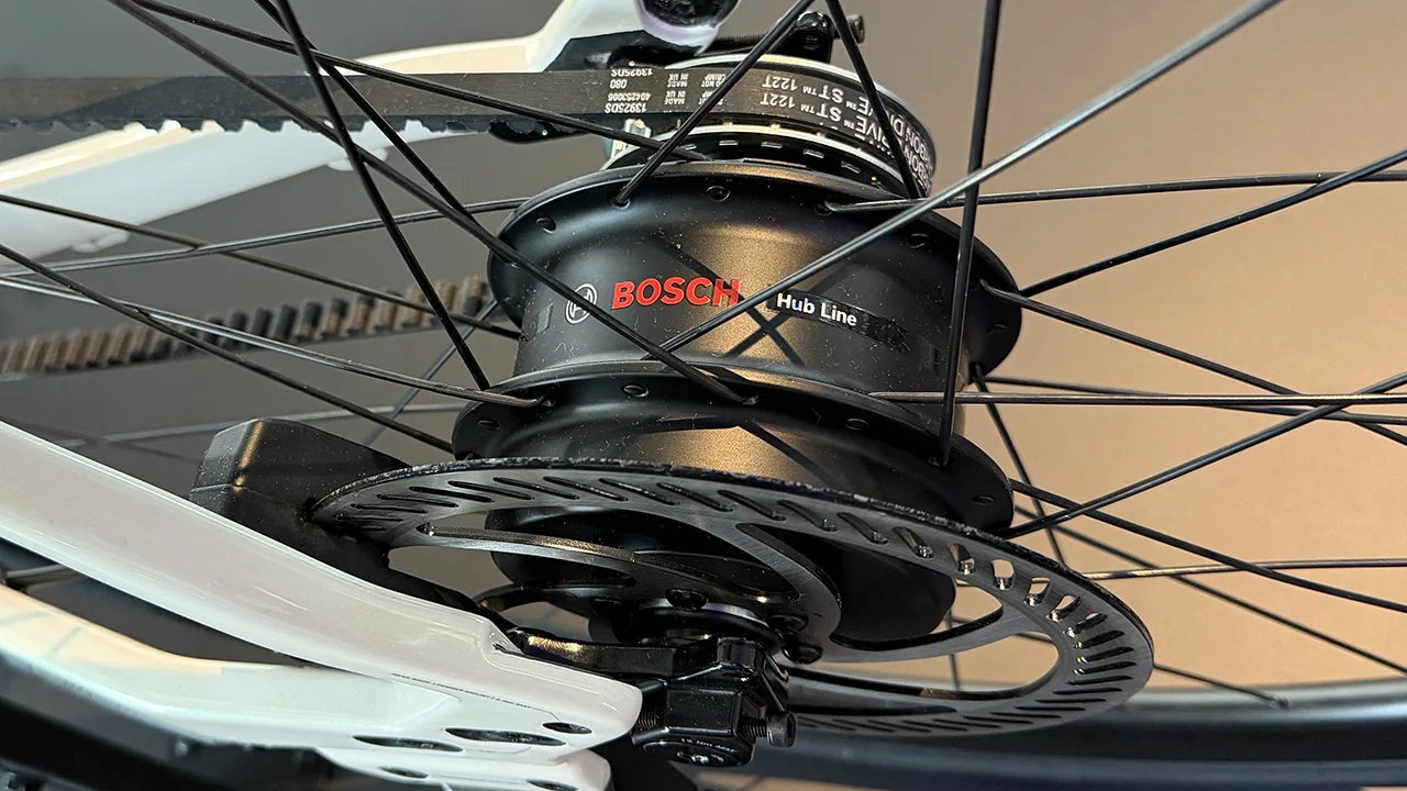 Bosch eBike Systems MY2027: a sorpresa arriva il motore Hub Line. Lo abbiamo provato