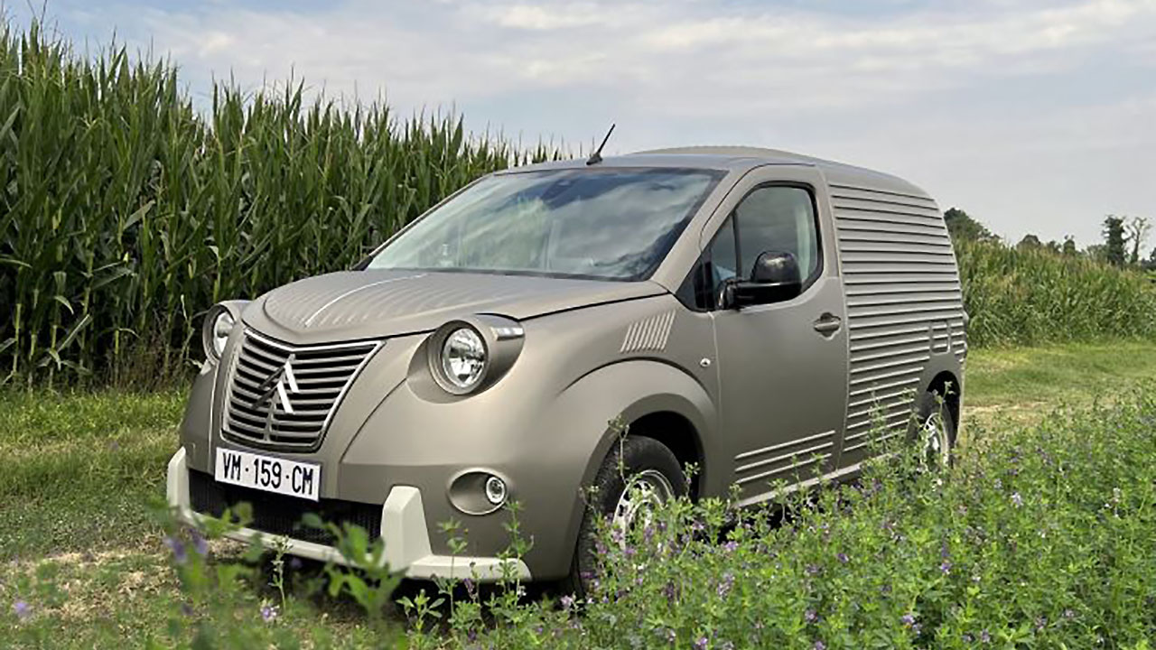 La 2 CV Fourgonnette rivive, grazie a un Citroën Berlingo (elettrico) modificato