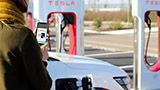 Tesla Supercharger aperti a tutti, ora anche in roaming con Chargemap