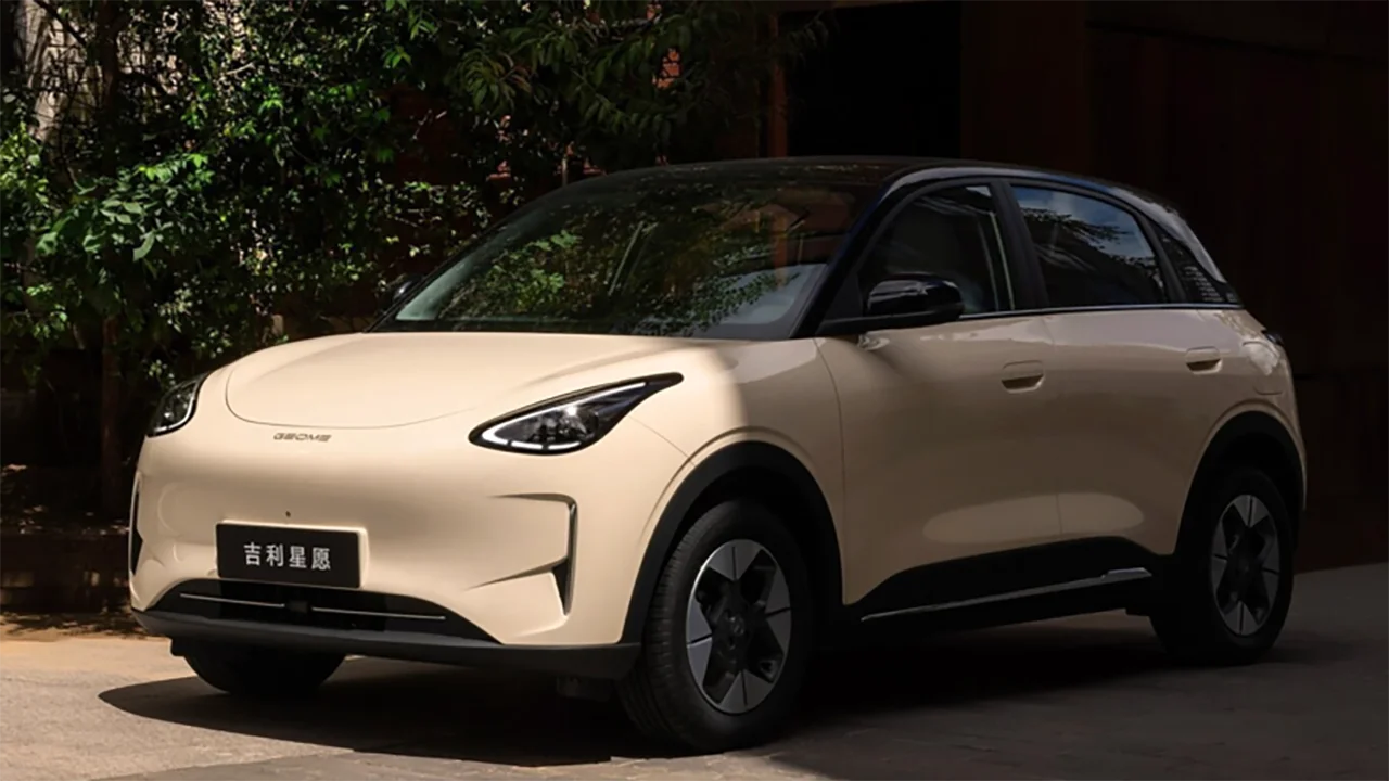 Mercato Cina, a luglio la piccola Geely domina, ma c'&egrave; il ritorno di Tesla Model Y