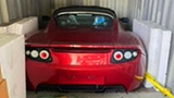 Tre Tesla Roadster originali trovate abbandonate in container. Sono all'asta come nuove, ma la batteria come sta?