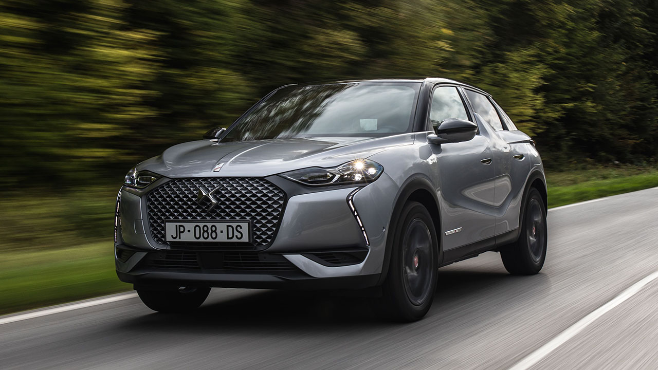 Alla guida di DS 3 Crossback E-Tense: segna il passaggio totale di DS all'elettrico