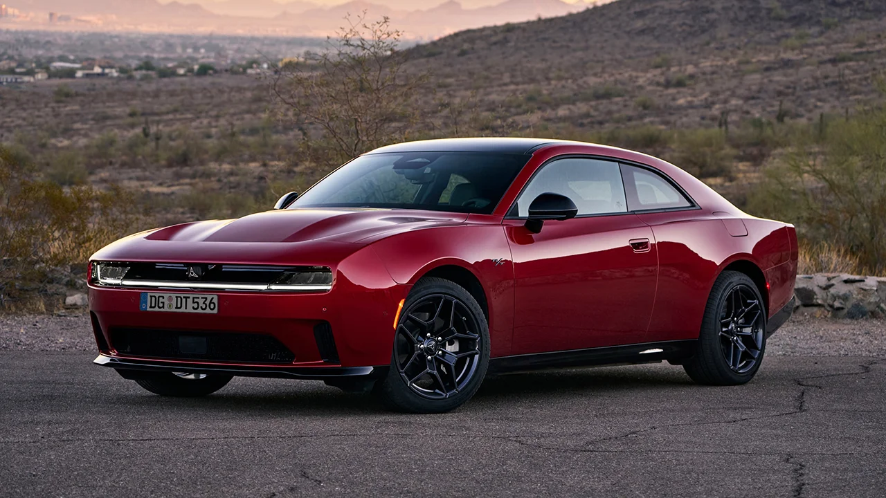 La nuova Dodge Charger arriva in Italia: elettrica o termica, sempre con potenza da vendere