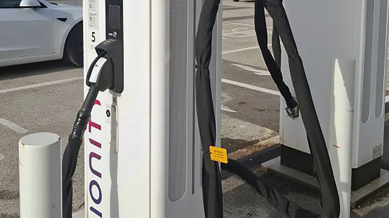 Ionity prova una soluzione contro i ladri di cavi: l'inchiostro che non lascia scampo