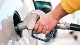 Stangata carburanti: diesel a 2,2 euro/litro in autostrada. Un pieno costa 9 euro in pi� da luglio