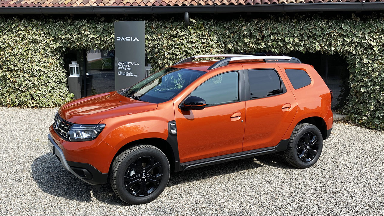 Dacia regina del mercato: festeggia con Duster Extreme e un'avventura social