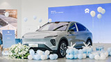 NIO inizia le consegne del SUV coup&eacute; EC7. Con batteria a noleggio costa fino a 17.000 euro in meno