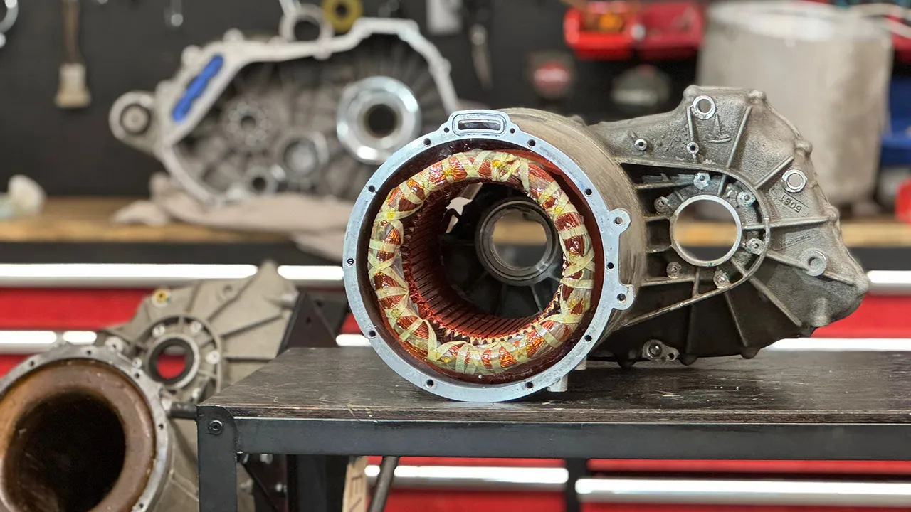 EV Clinic cambia un settore: ora produce ricambi Tesla in modo indipendente