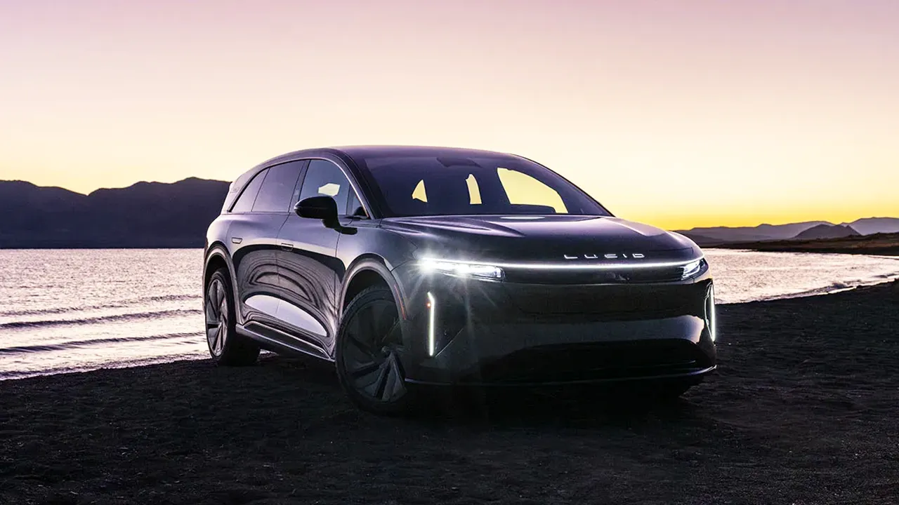 Lucid presenta Gravity Touring, il SUV elettrico &egrave; sempre al top ma costa meno