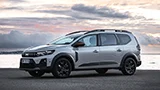 Test drive Dacia Jogger Hybrid 155: nuovo stile e nuovo motore su pacchetto vincente