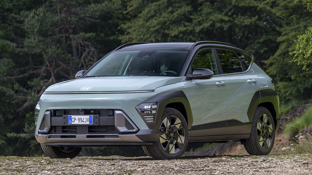 Nuova Hyundai Kona, in attesa dell'elettrica, test drive di un giorno con la full hybrid