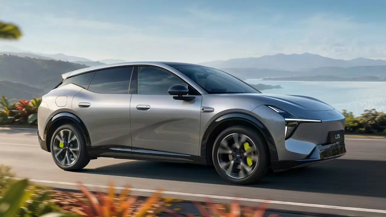 Xpeng Mona L05: un SUV da 4,87 metri con 660 km di autonomia. Aperte le prevendite in Cina
