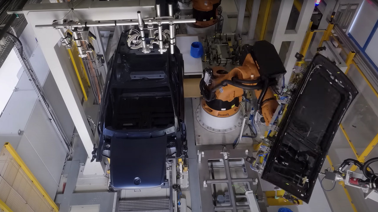 Come si costruisce una Fisker Ocean dall'inizio alla fine. Spettacolare timelapse in fabbrica