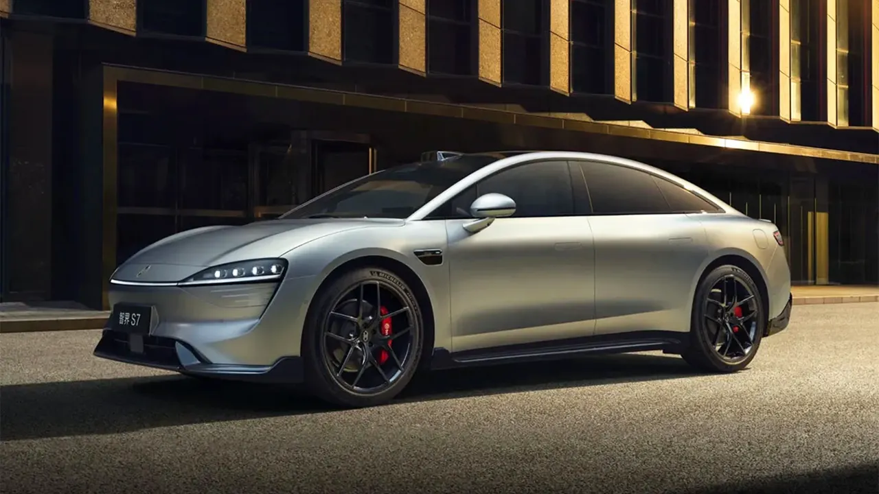 Luxeed S7 e R7, le nuove bombe di Huawei per la fase 2, da 27.000 euro