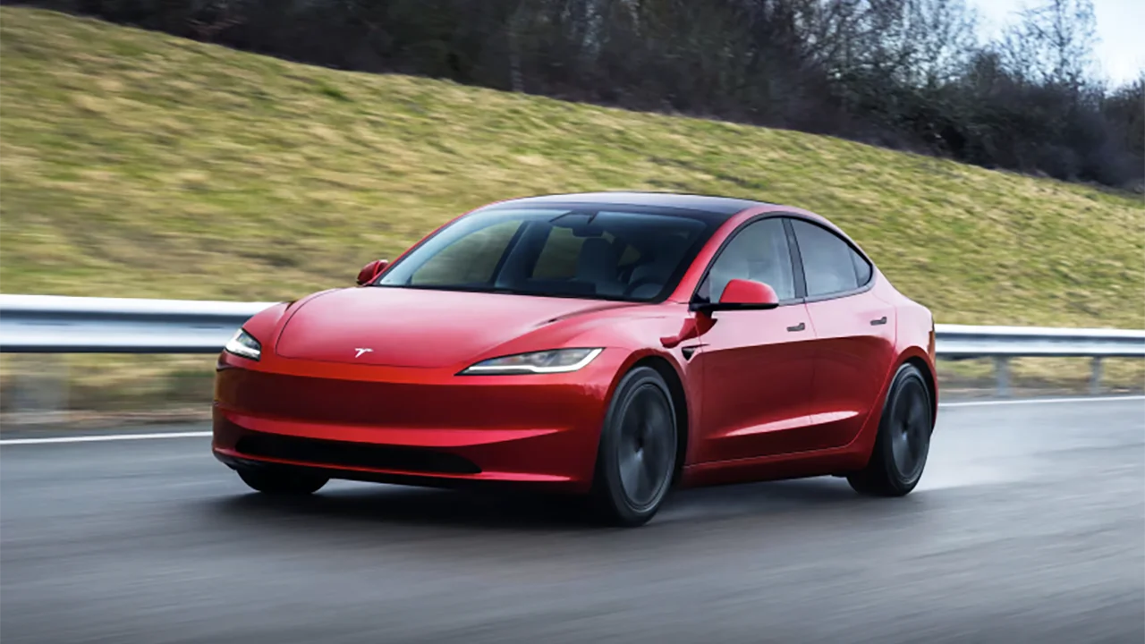Tesla ora vende una Model 3 dal folle prezzo di 25.000 euro