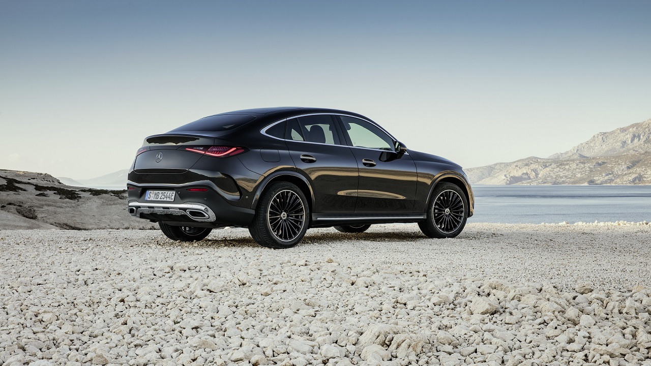 Mercedes aggiorna la gamma GLC Coupé con tre versioi ibride plug-in