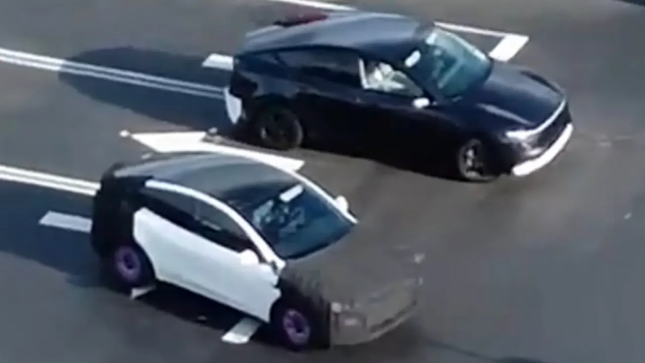 Avvistato un altro prototipo Tesla: è il nuovo modello più compatto?