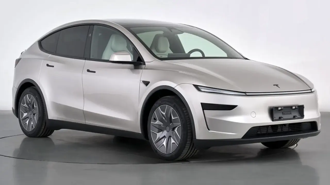 Elon Musk rompe il silenzio sulla Tesla più economica: "è una Model Y"