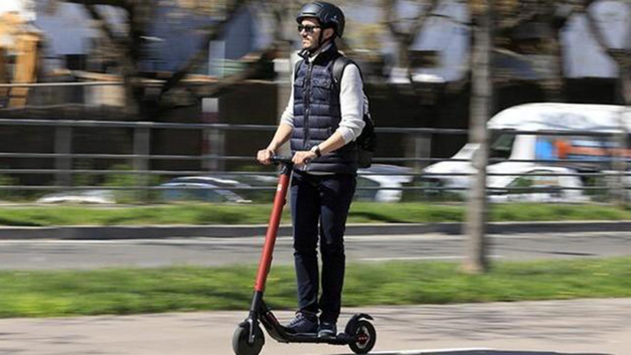 Monopattini elettrici come biciclette: ecco cosa cambia e come favorirà la micro-mobilità