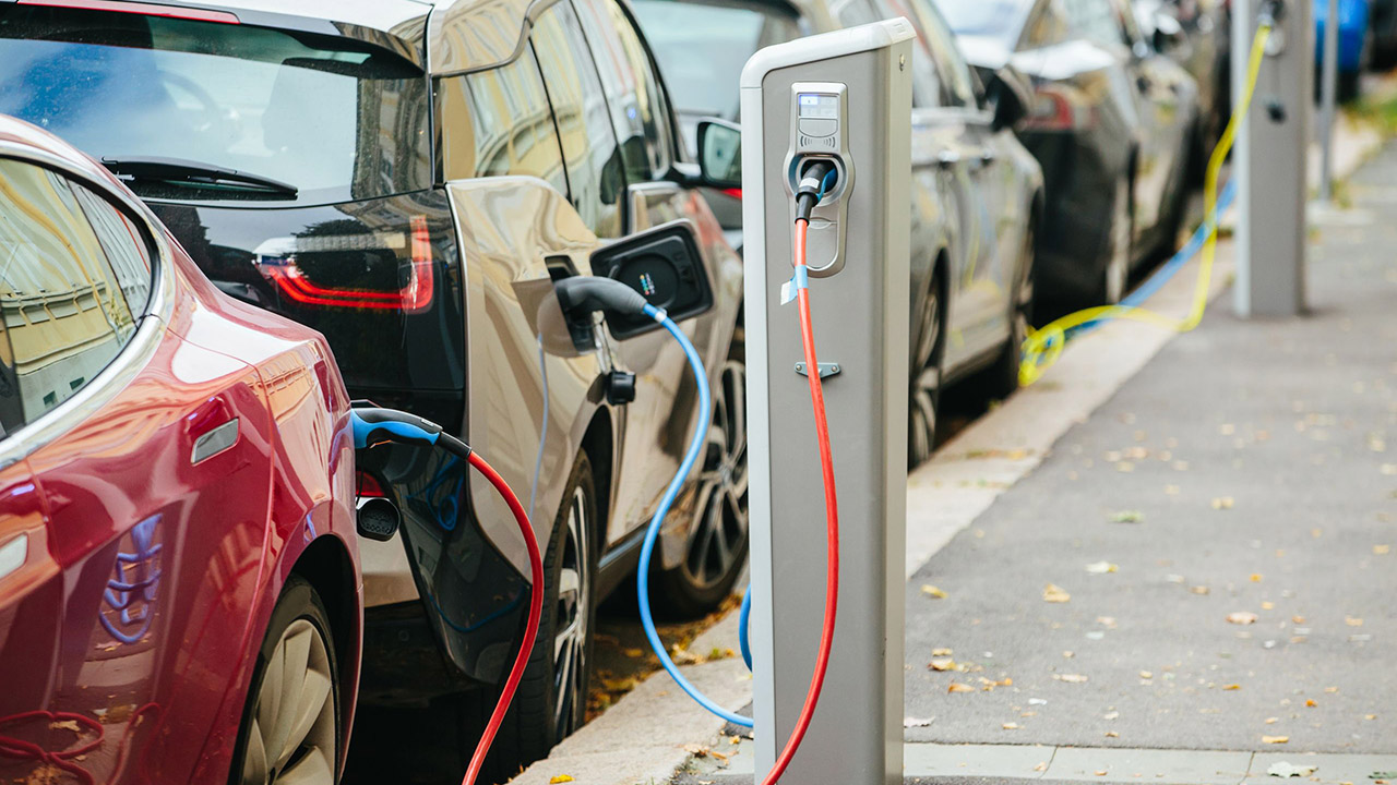 Le auto elettriche in Germania superano il milione, un aumento del 63%