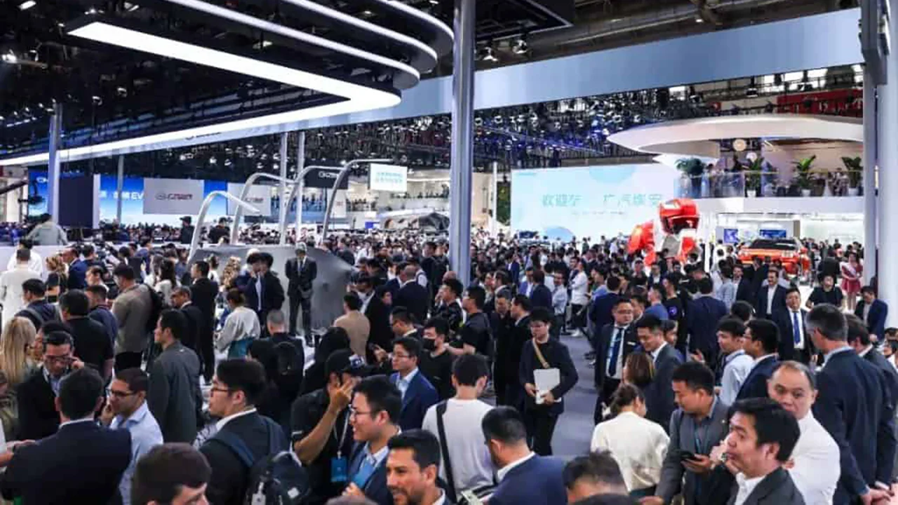 I numeri pazzeschi del Pechino Auto Show: pi&ugrave; di 1 milione di visitatori, 181 anteprime