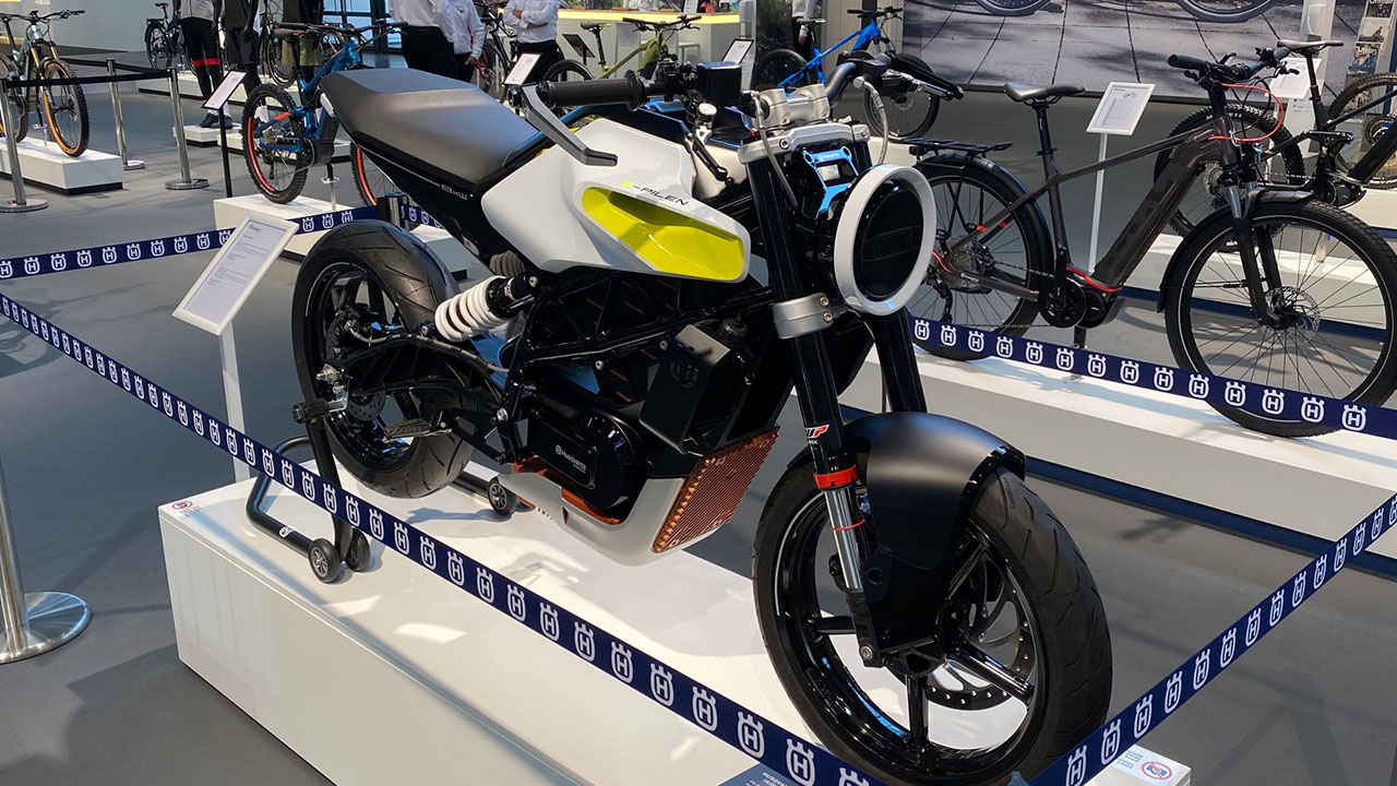 Husqvarna pronta al debutto nell'elettrico: ecco la prima in pubblico della moto elettrica e-Pilen