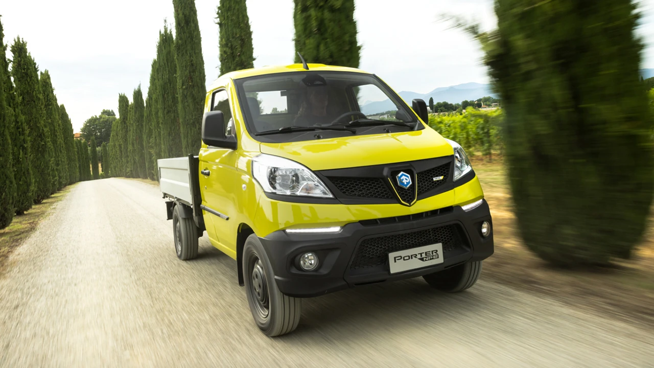 Piaggio lancia Porter NPE, il pick-up elettrico compatto, efficiente e versatile