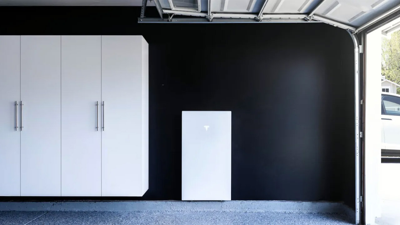 Tesla presenta Powerwall 3: accumulo con più potenza e inverter solare integrato