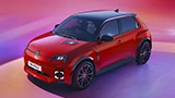 Novit&agrave; per Renault 5: pi&ugrave; autonomia, nuova entry-level LFP e nuovi colori