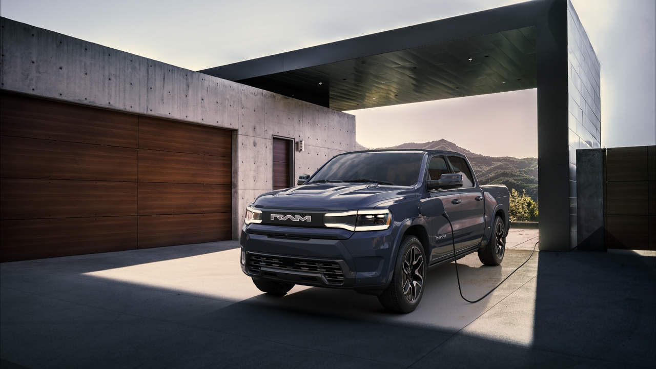 Ram 1500 REV full-electric 2025: ufficiale al Salone dell'Auto di New York