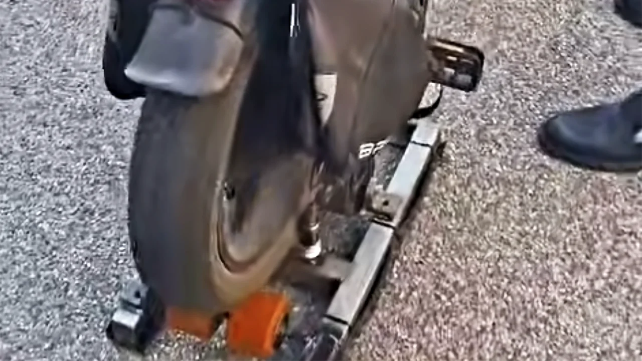 E-bike illegali, controlli anche a Ravenna: bici sui rulli e sequestro