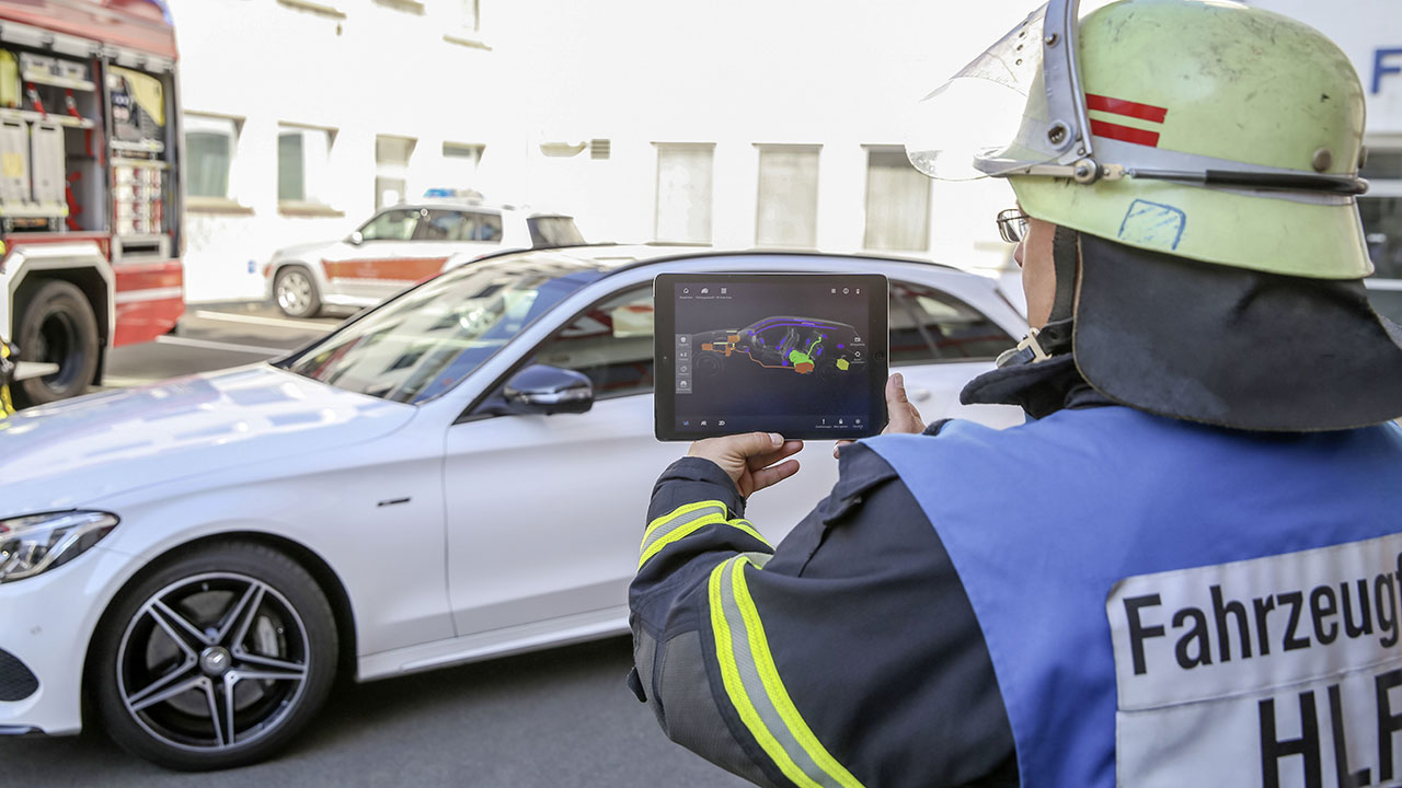 Rescue Assist App di Mercedes-Benz guida i soccorritori in caso di incidente