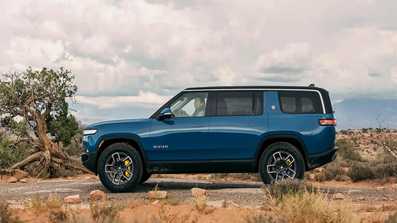 Rivian svela l'arma segreta dei suoi modelli elettrici, un software 'su misura'