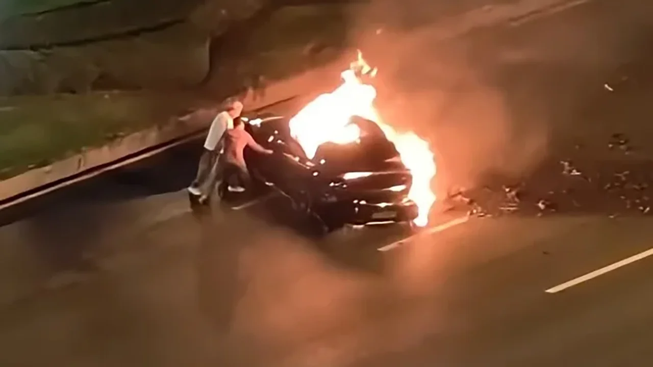 Uomo morto intrappolato nella Xiaomi SU7: ubriaco a 200 km/h di velocit&agrave;, ma le maniglie sono da ripensare