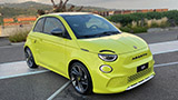 Abarth 500e, primo contatto. Dal vivo l'elettrica dello Scorpione impressiona