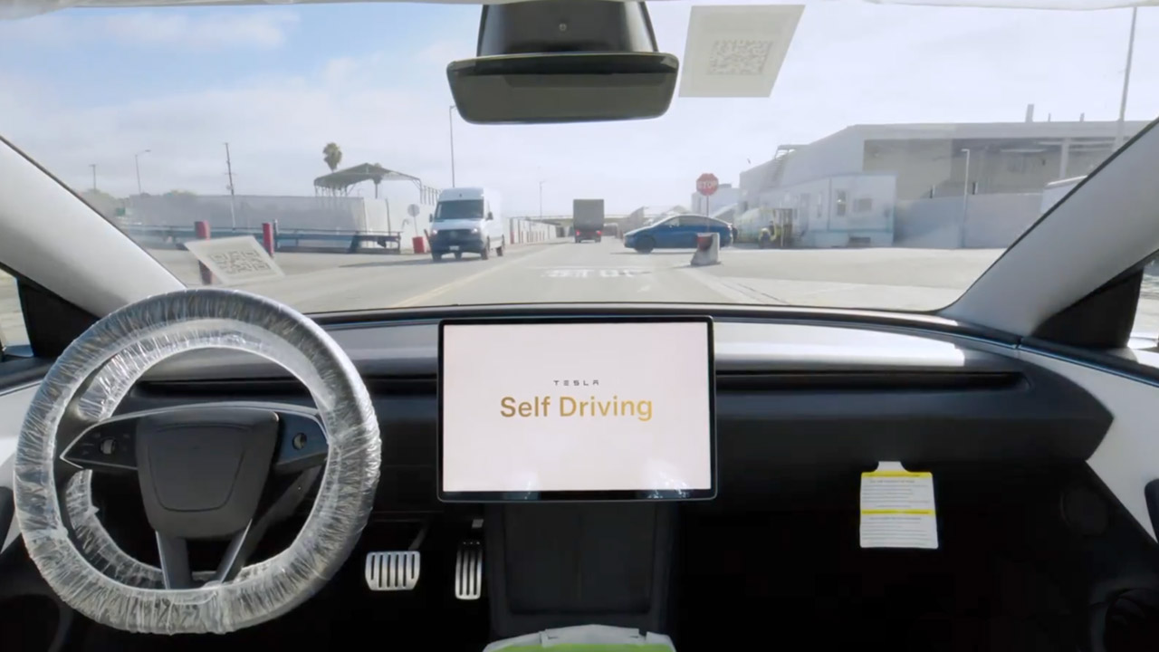 Tesla inizia i test per le corse in guida autonoma. Troppo tardi e rischio incidenti?