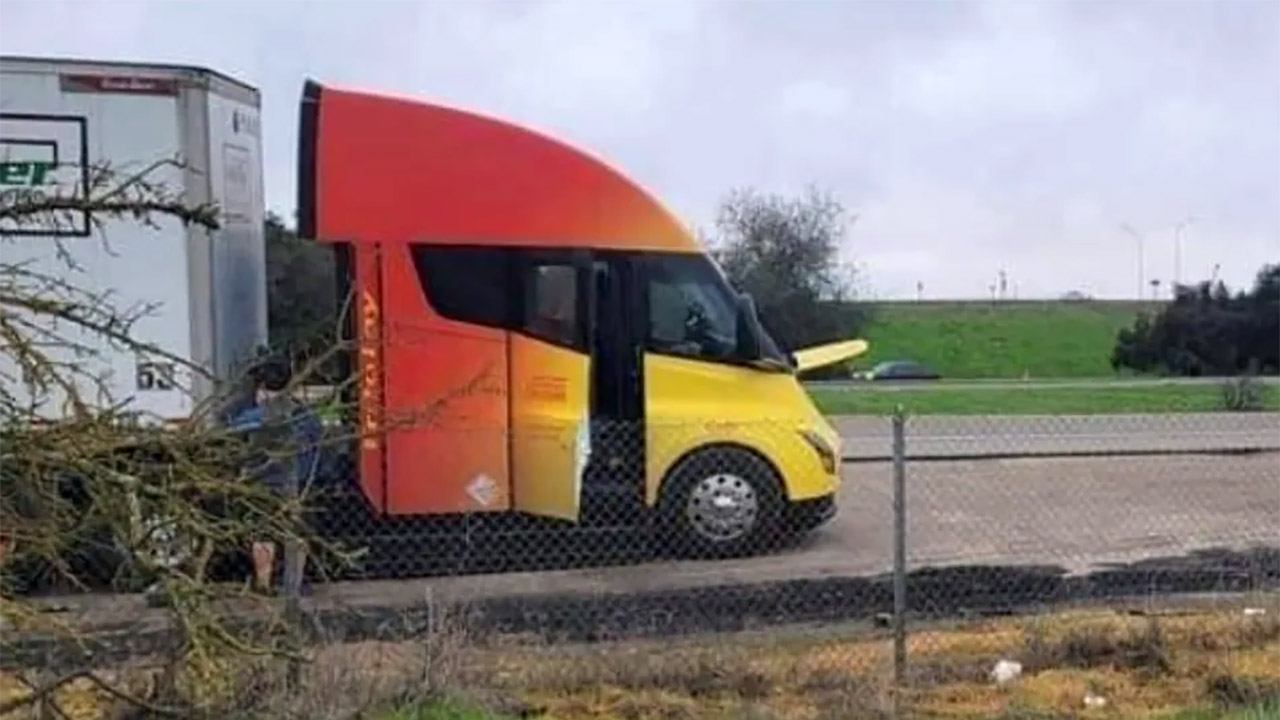 Tesla costretta a richiamare i primi camion elettrici Semi, ma non per colpa sua