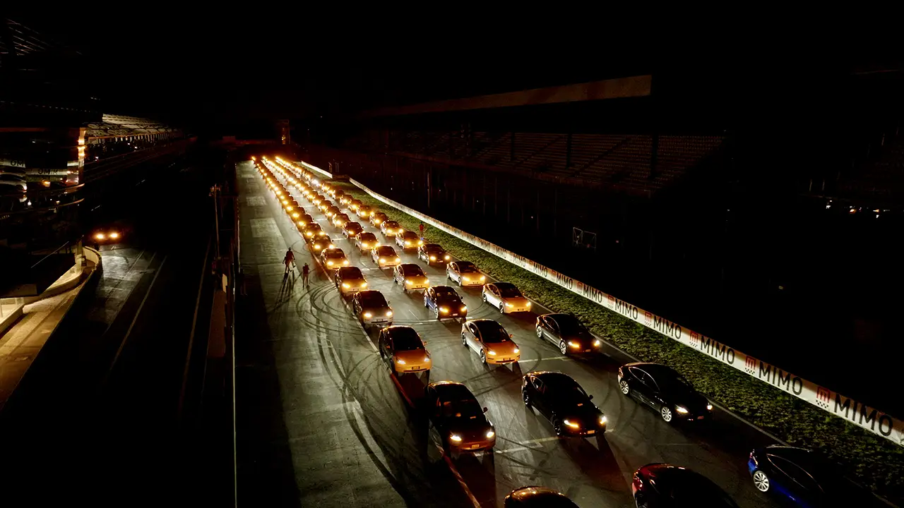 Il primo Light Show in un circuito di Formula 1: primato italiano grazie a Tesla Owners Italia