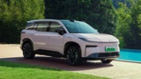 Toyota bZ3X conquista la Cina: 10.000 ordini in un'ora per il SUV elettrico da 13.000 euro