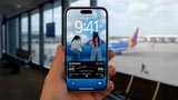 Apple Wallet su iOS 26 rivoluziona i viaggi: carte dimbarco intelligenti, mappe e tracking bagagli
