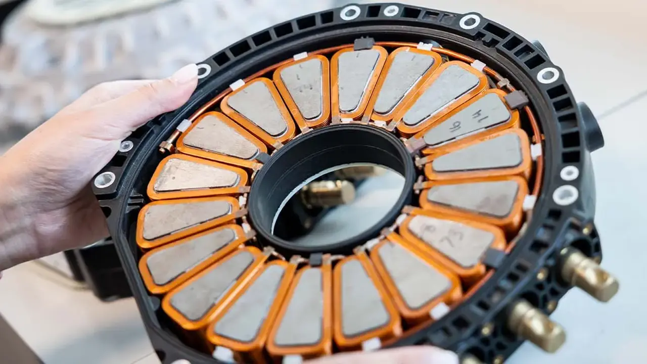 Il motore elettrico a flusso assiale di Yasa è da record: il doppio della potenza dei motori attuali