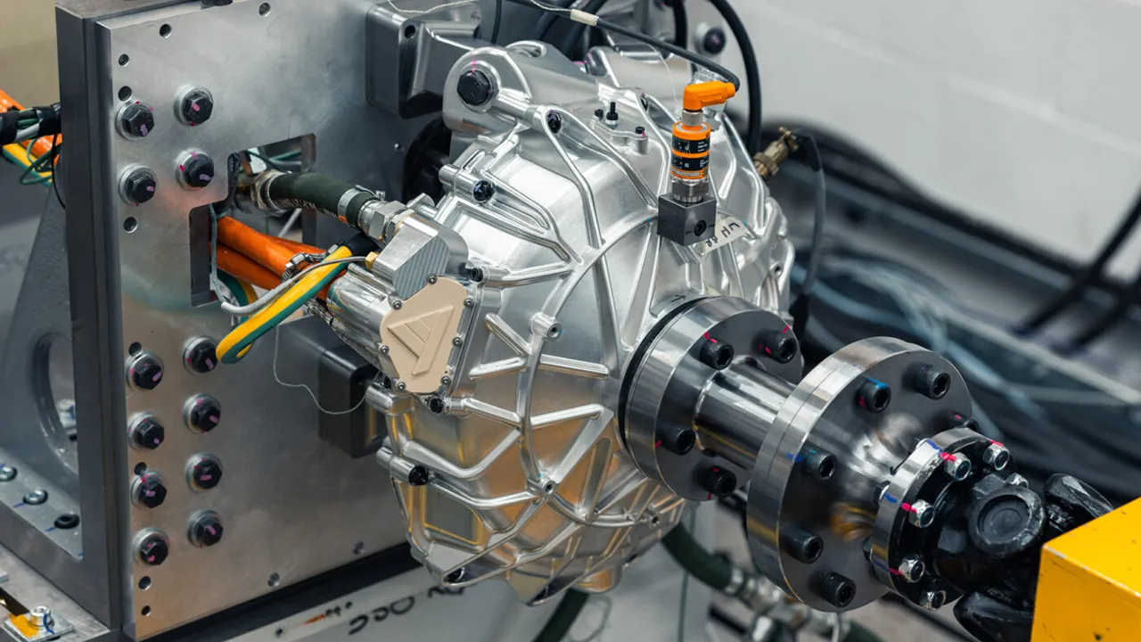 Motore elettrico a flusso assiale di Yasa, nuova rivoluzione: potentissimo e dentro la ruota