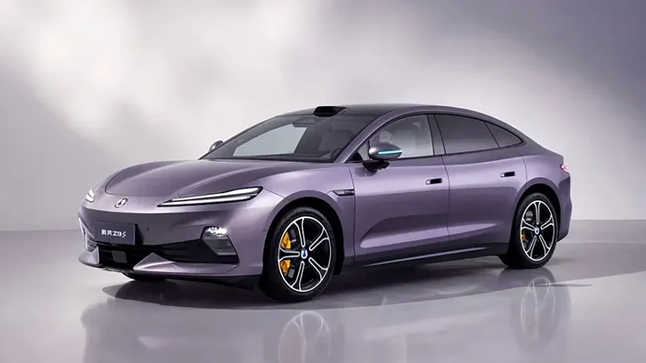 Denza Z9S: la berlina elettrica con il record di autonomia (cinese)