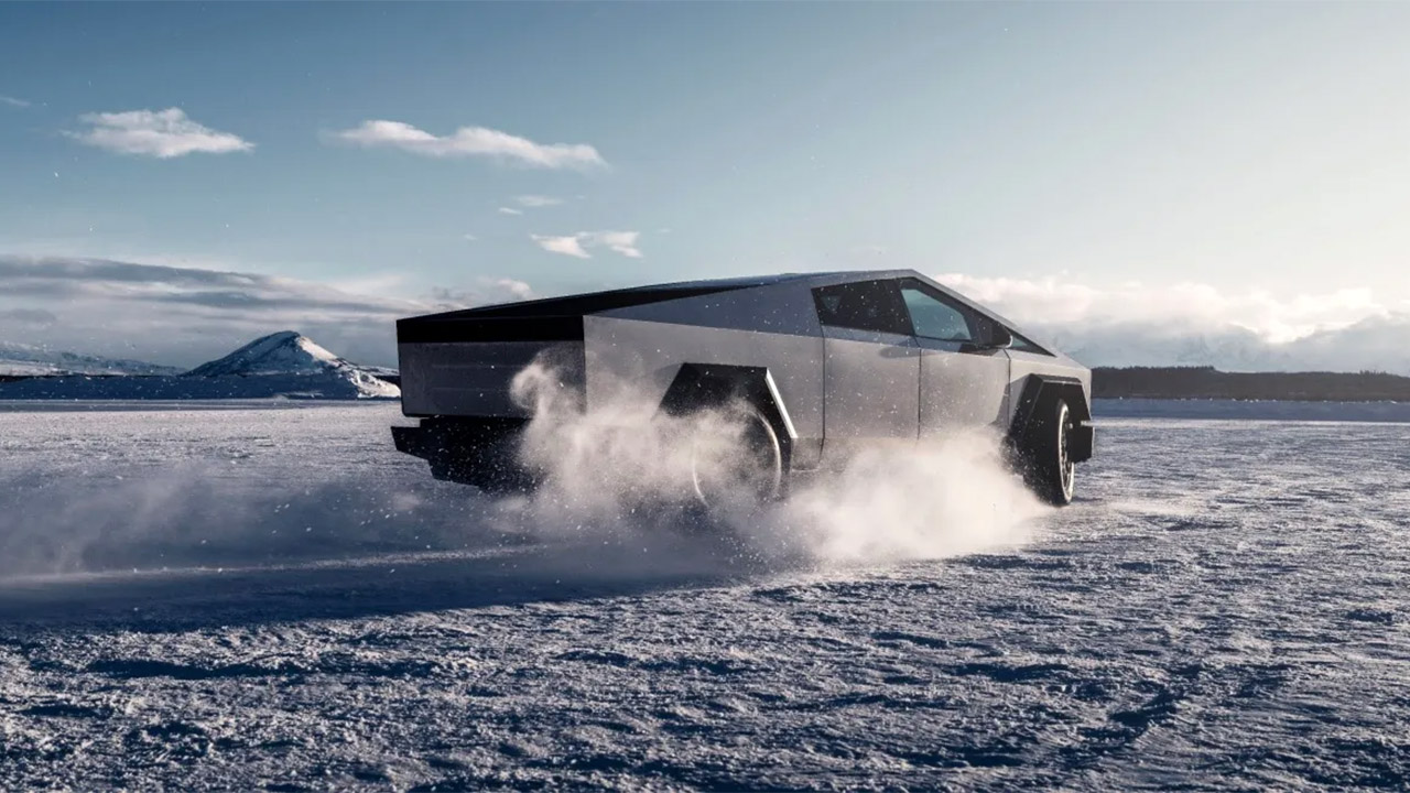 Tesla Cybertruck ai test invernali finali. Altro indizio dell'inizio della produzione